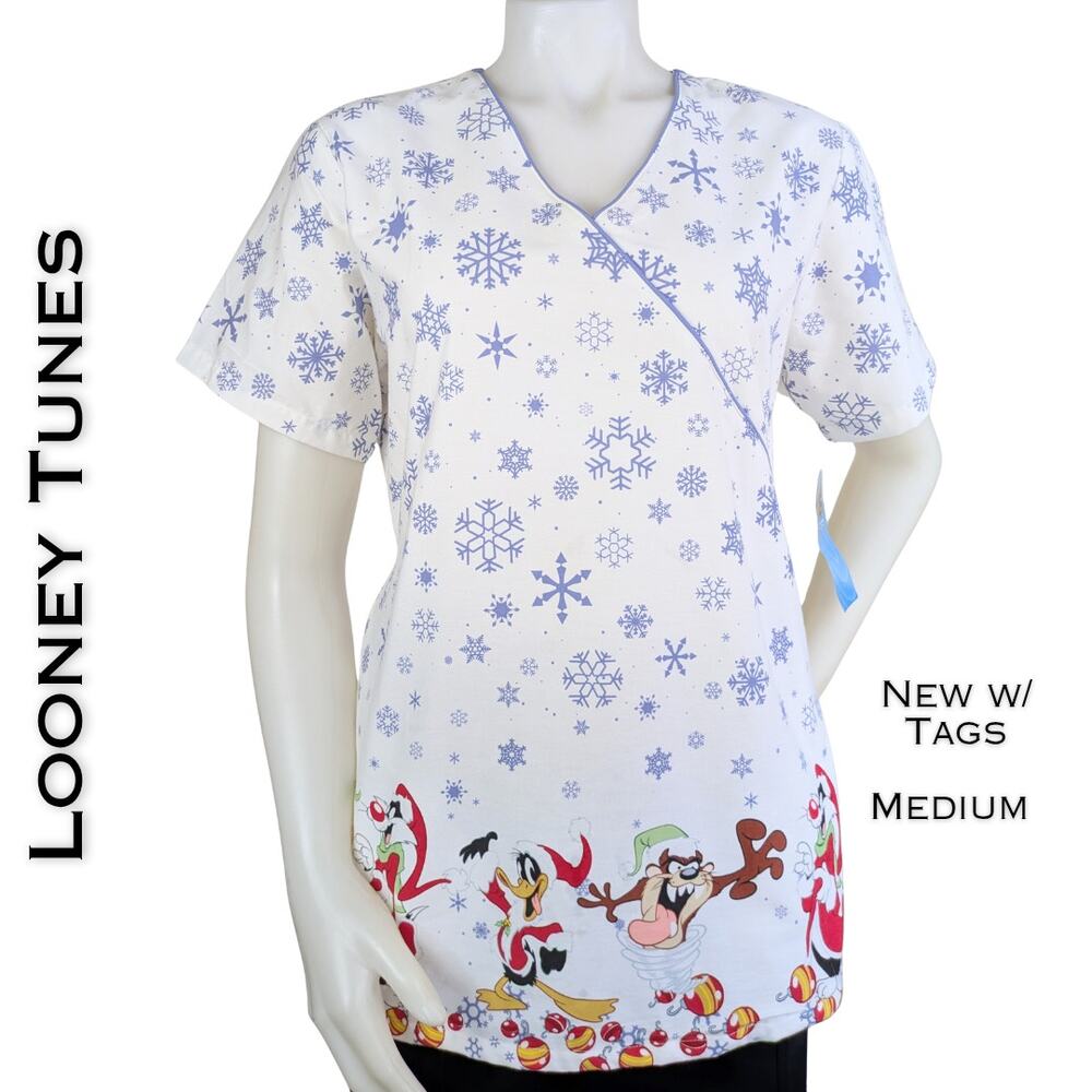 Looney Tunes Scrub Top Womens Medium Christmas Winter Snowflake Daffy Taz NEW